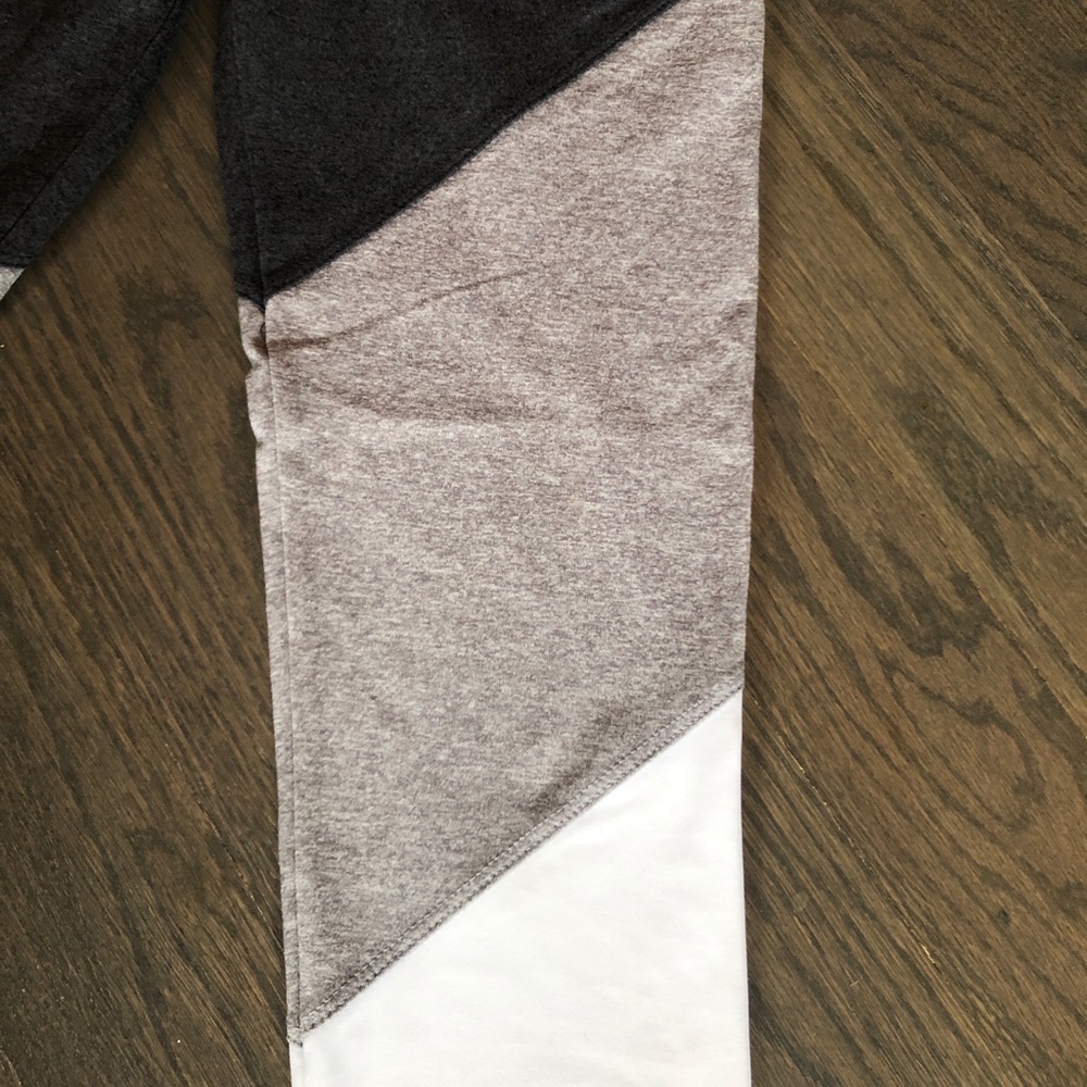 Onzie Like New Women’s Leggings Size: S/M - Picture 2 of 4